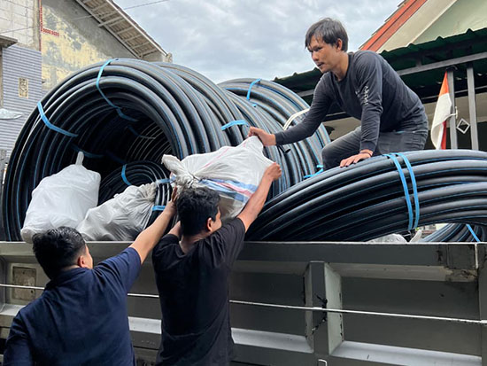 Laris Pipa HDPE (2) Laris Pipa HDPE (2)